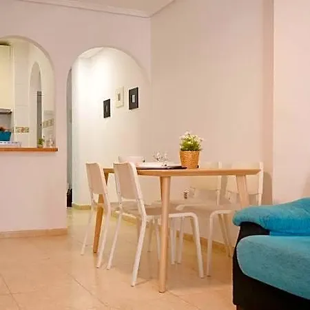 Cozy In Downtown Area Apartment *
