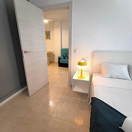 Ξενοδοχείο Cozy In Downtown Area